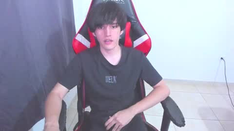 eren_tatakae online show from November 11, 2025, 5:18 am