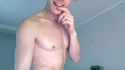 Snapshot of eric_crush chatting on January 6, 2025, 3:42 am Eric Crush online show from January 6, 2025, 3:42 am