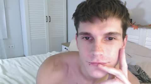 Snapshot of eric_crush chatting on October 7, 2025, 4:15 pm Eric Crush online show from October 7, 2025, 4:15 pm