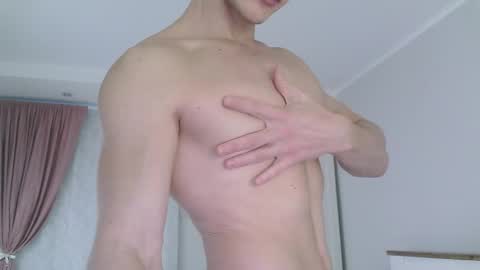 Snapshot of eric_crush chatting on February 18, 2026, 3:57 am Eric Crush online show from February 18, 2026, 3:57 am