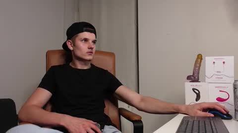    online show from September 14, 2025, 8:19 pm