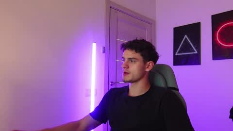    online show from September 24, 2025, 1:36 pm