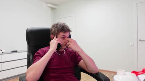    online show from November 18, 2025, 5:39 pm