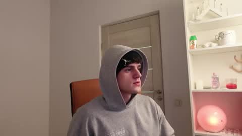    online show from November 26, 2025, 2:18 pm