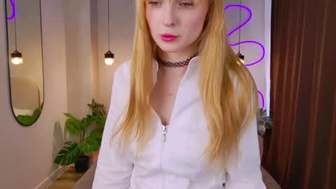 Vivian  online show from August 5, 2026, 7:33 am