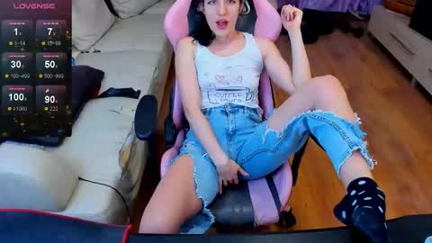 Erika online show from February 11, 2026, 3:00 am