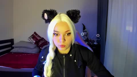 Erica online show from January 3, 2025, 2:08 pm