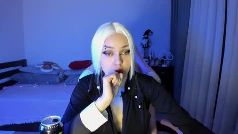 Erica online show from January 28, 2025, 3:04 am