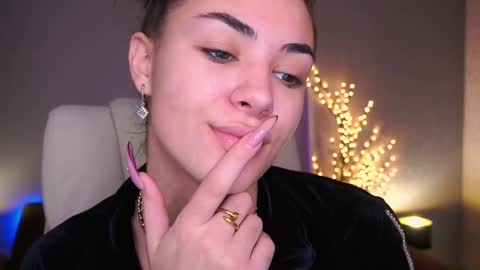 Erica online show from October 25, 2025, 6:10 am