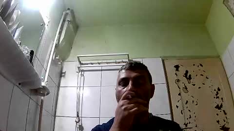 Snapshot of ericboy32 chatting on December 2, 2024, 3:26 am eric online show from December 2, 2024, 3:26 am