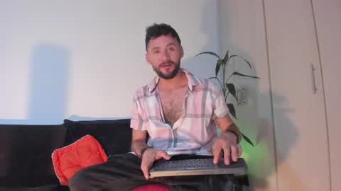 Snapshot of erickpritz_xh chatting on May 15, 2026, 2:07 am erickpritz_xh online show from May 15, 2026, 2:07 am