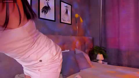 erika_flame online show from September 17, 2025, 7:43 am