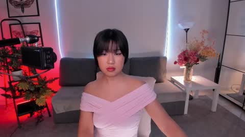 erika_kim online show from November 24, 2025, 6:24 am