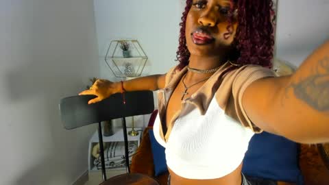 Snapshot of erika_lyrics chatting on April 28, 2026, 2:27 am E R I K A - L Y R I C S online show from April 28, 2026, 2:27 am
