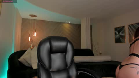 Erika Benz online show from November 7, 2025, 12:16 pm