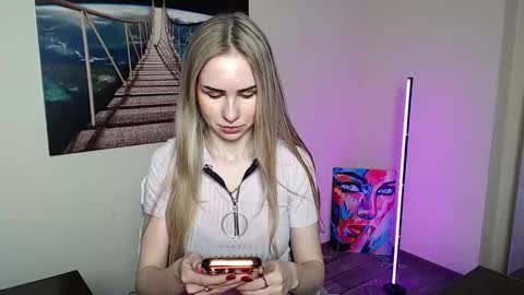 Erika online show from May 14, 2026, 12:01 pm
