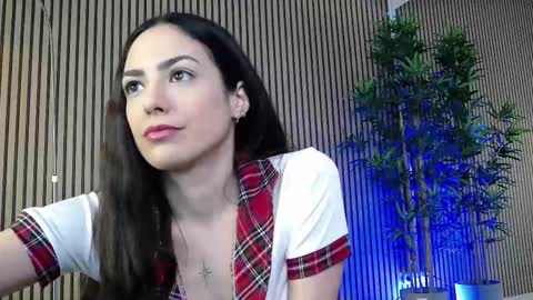 erikarossee online show from February 6, 2026, 7:02 am