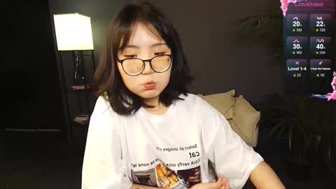 Erika online show from September 18, 2025, 8:38 am