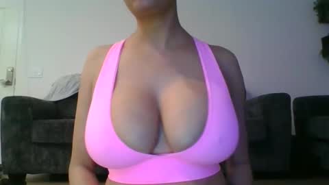 erin2025 online show from November 17, 2025, 4:40 am