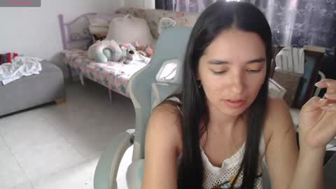 erina_1 online show from May 10, 2026, 5:51 pm