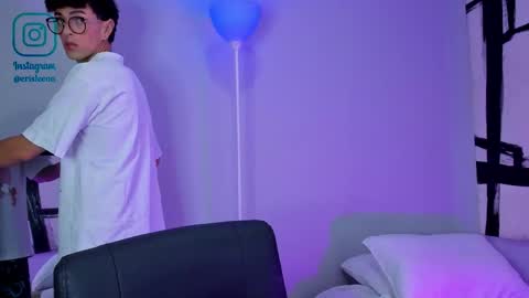   online show from November 3, 2025, 11:44 am