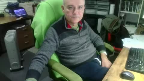 ernello online show from October 22, 2025, 4:13 am