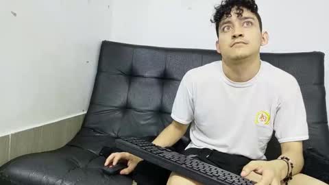 eros_fang online show from December 14, 2025, 9:14 am