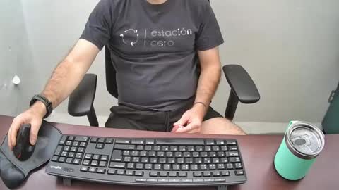 Snapshot of eroskatt chatting on January 30, 2025, 3:40 pm Eroskatt online show from January 30, 2025, 3:40 pm