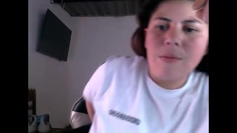 Snapshot of erotic_katia chatting on April 19, 2026, 6:43 pm Sara online show from April 19, 2026, 6:43 pm