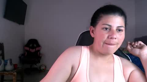 Snapshot of erotic_katia chatting on April 20, 2026, 7:04 pm Sara online show from April 20, 2026, 7:04 pm