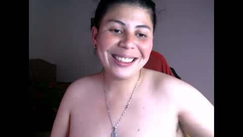 Snapshot of erotic_katia chatting on May 26, 2026, 12:12 pm Sara online show from May 26, 2026, 12:12 pm