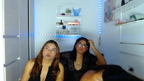 Snapshot of erotic_spa chatting on May 5, 2026, 10:18 pm EROTIC SPA online show from May 5, 2026, 10:18 pm