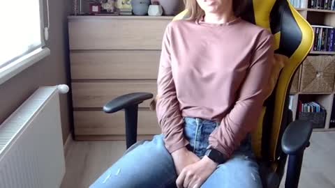 Melissa   online show from February 8, 2025, 8:52 am