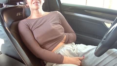 Melissa   online show from September 26, 2025, 11:36 am