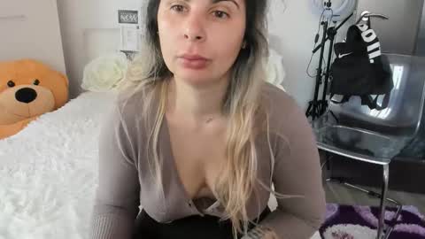 eroticsensualkitty4u online show from October 23, 2025, 9:19 am