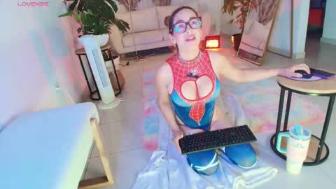 TINY  online show from October 13, 2025, 11:05 pm