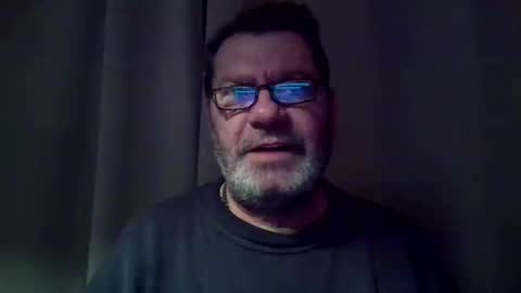 Erwins room welcome sound on online show from January 5, 2025, 9:25 pm