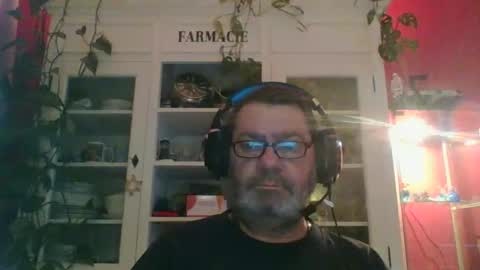 Erwins room welcome sound on online show from January 6, 2025, 8:18 pm