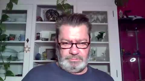 Erwins room welcome sound on online show from January 18, 2025, 9:45 pm