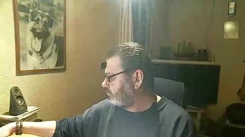 Erwins room welcome sound on online show from January 19, 2025, 10:28 pm