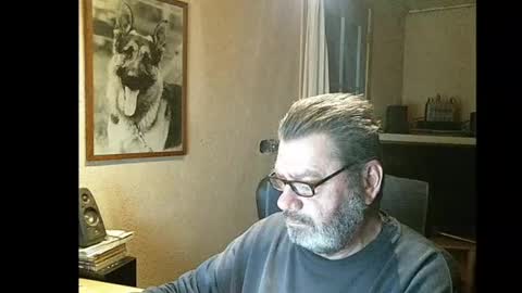Erwins room welcome sound on online show from January 22, 2025, 4:34 am