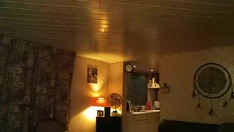 Erwins room welcome sound on online show from January 26, 2025, 11:08 pm