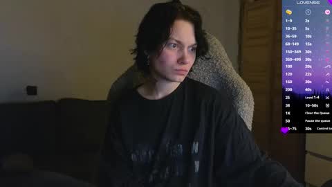 esajukyy online show from March 15, 2026, 3:29 pm