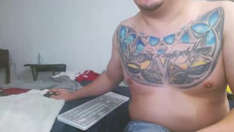 escodamus12 online show from December 24, 2024, 6:28 pm