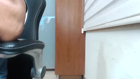 escorpion51 online show from February 23, 2025, 11:33 am