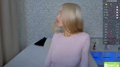 Megan and Brad online show from November 16, 2025, 4:40 am