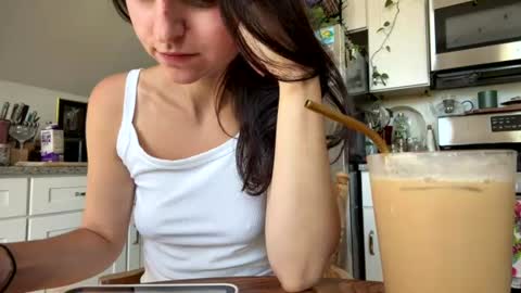 esimaralda online show from June 27, 2026, 12:22 pm