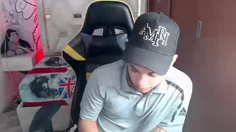 Snapshot of eskayler_ chatting on September 9, 2025, 12:59 pm eskayler_ online show from September 9, 2025, 12:59 pm