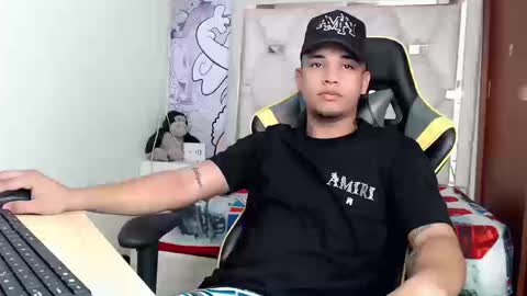 Snapshot of eskayler_ chatting on September 13, 2025, 5:02 pm eskayler_ online show from September 13, 2025, 5:02 pm