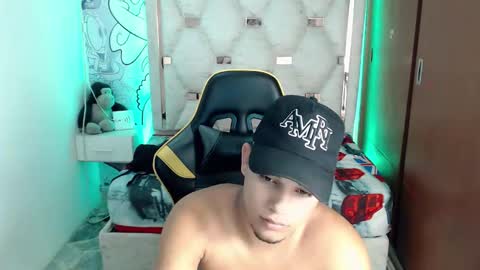 Snapshot of eskayler_ chatting on September 17, 2025, 6:53 pm eskayler_ online show from September 17, 2025, 6:53 pm